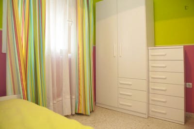 Modest single bedroom in Jerez de la Frontera  - Gallery -  2