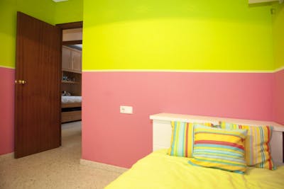 Modest single bedroom in Jerez de la Frontera  - Gallery -  3