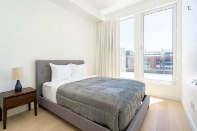 1-Bedroom apartment near Parc du Bassin-à-Gravier