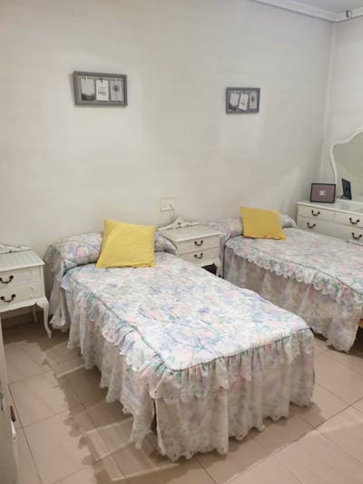 Twin bedroom in a 4-bedroom apartment near Campus Universitario de Ponferrada  - Gallery -  1