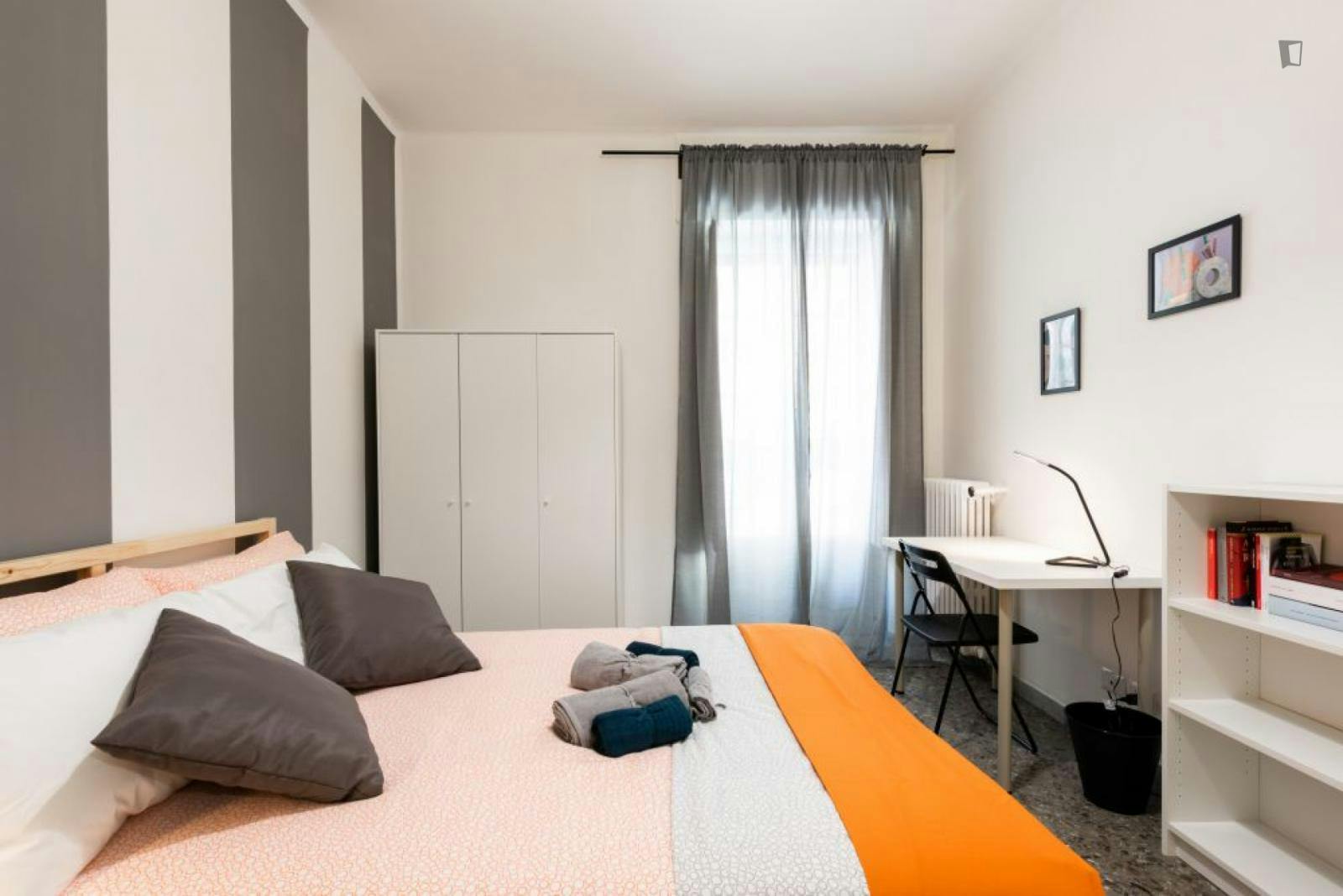 Beautiful double bedroom in a 4-bedroom apartment near Bari F. Crispi metro station