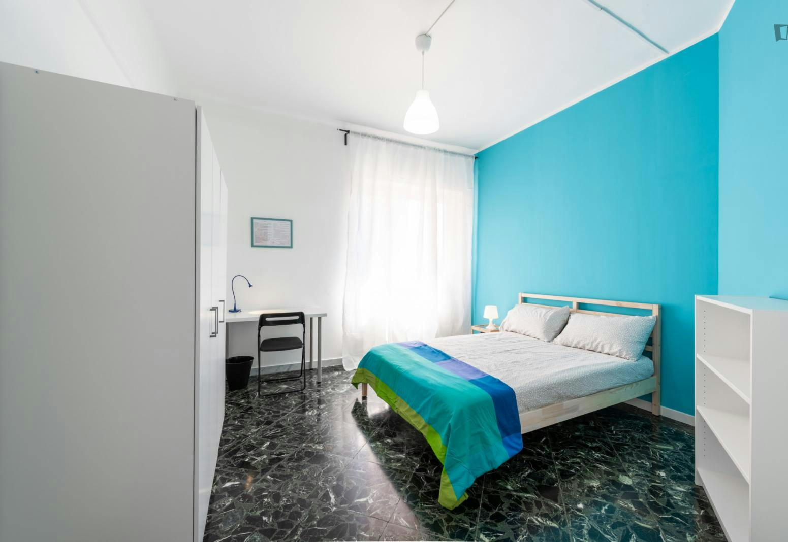 Chic double bedroom near Bari Sud Est train station