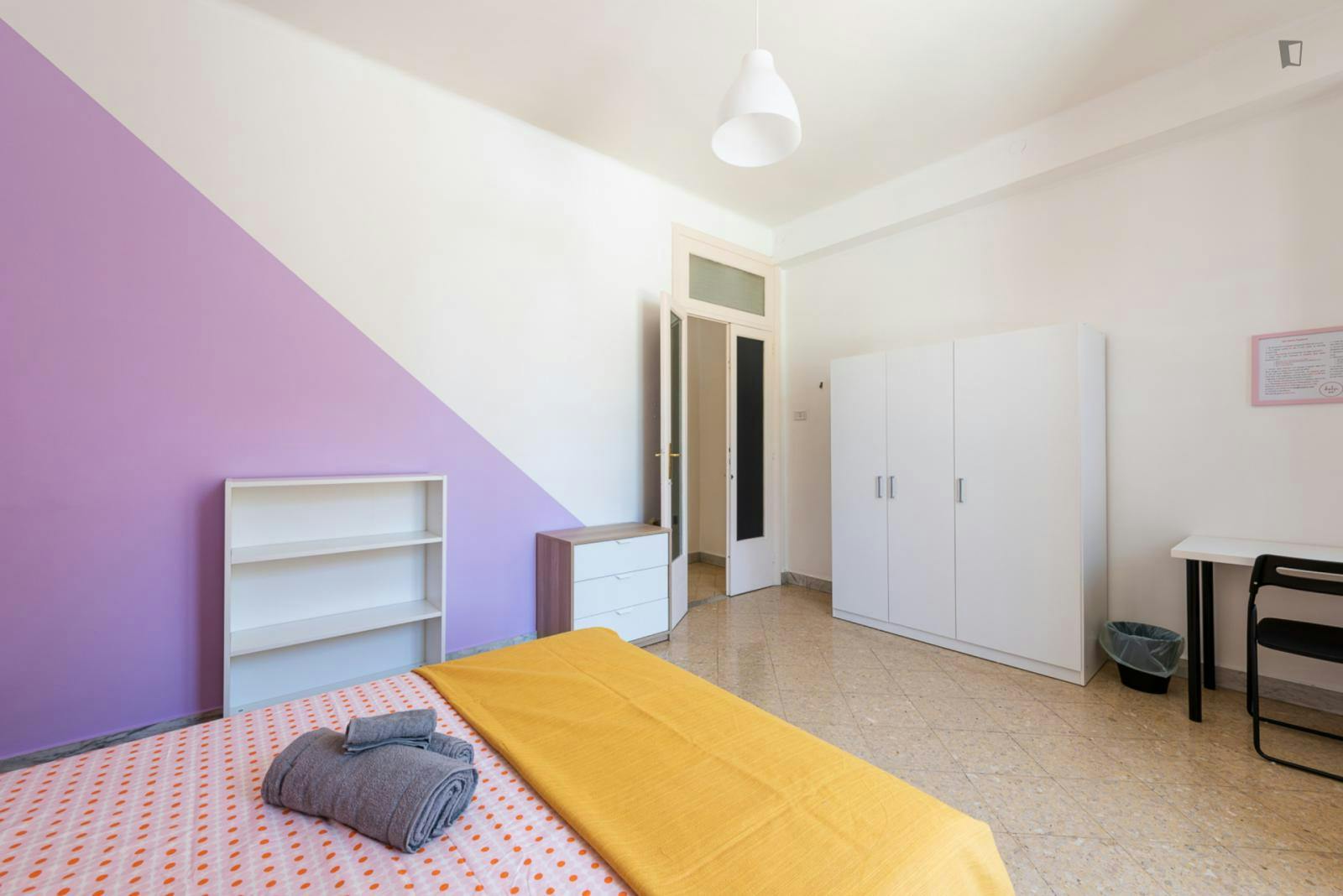 Homely double bedroom in a 4-bedroom apartment near Bari Sud Est train station