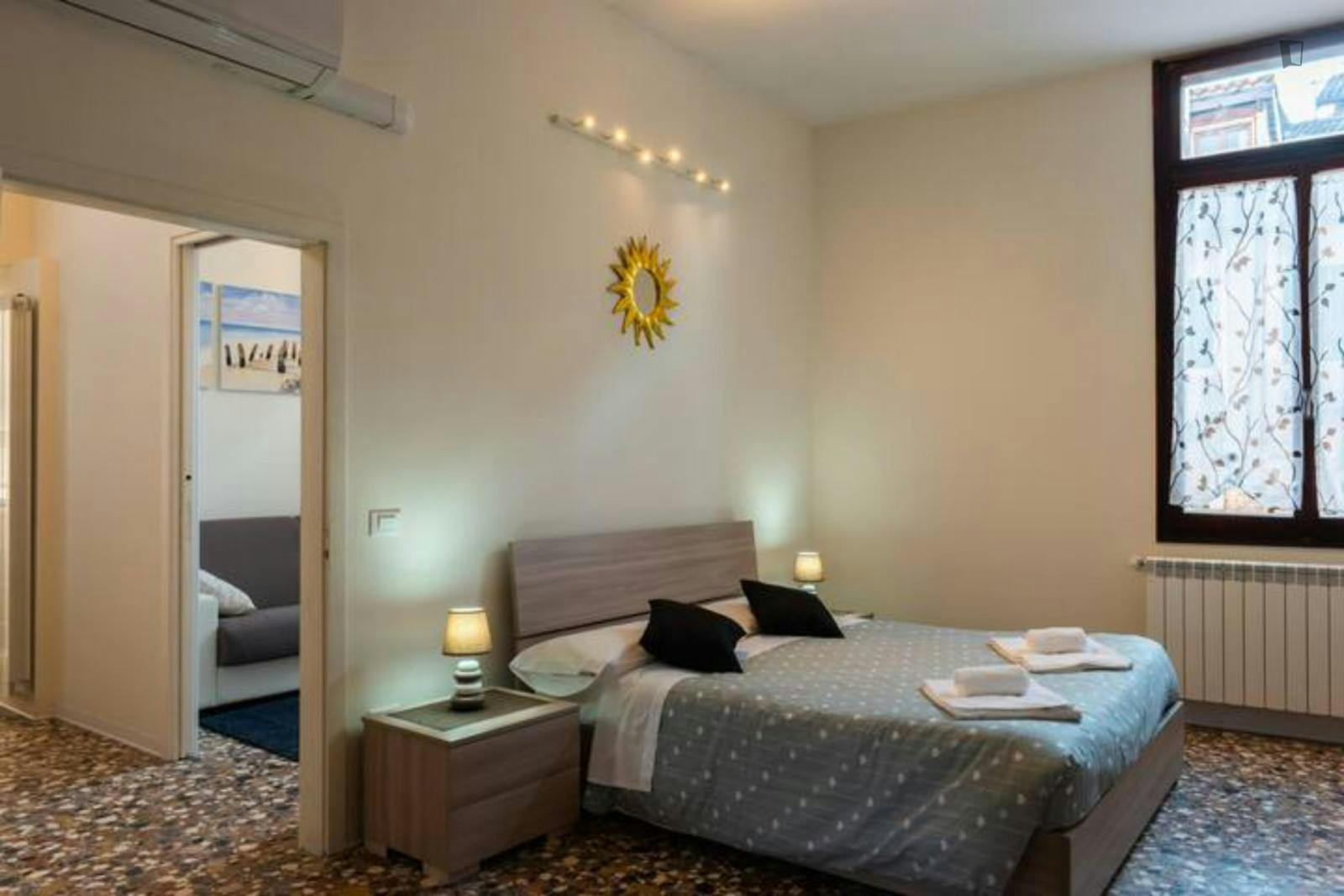 Comfy 2-bedroom apartment near Campo del Ghetto Nuovo