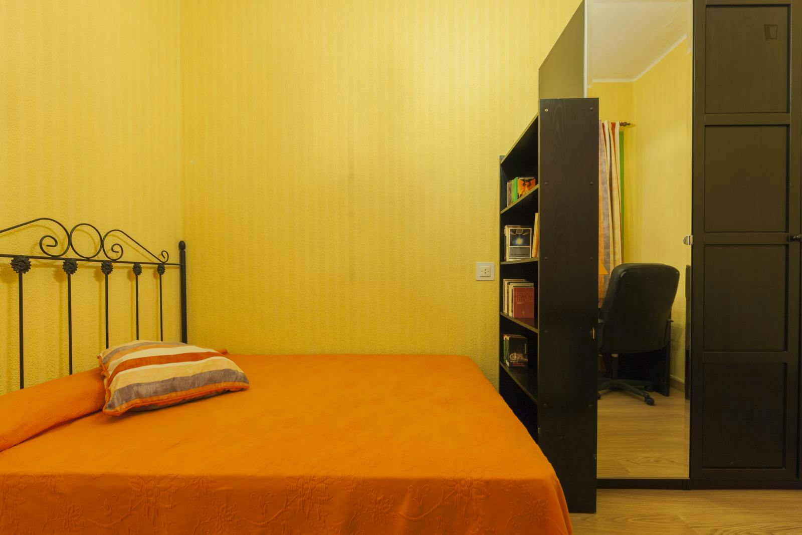 Double bedroom not far from University of Oviedo