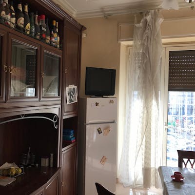 Double bedroom in a 4-bedroom apartment near Palazzo Platamone