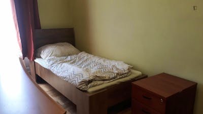 Single Bed n a triple bedroom, in a residence in Újlipótváros