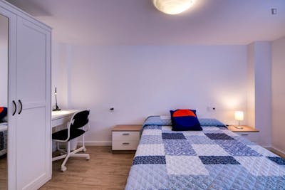 Pleasant double bedroom near Parque Bruil 