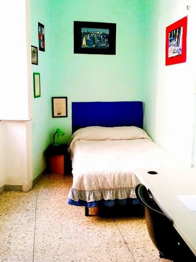 Neat single bedroom in Rione Sanità