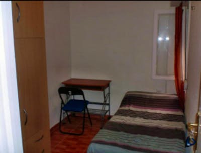 Single bedroom in a 5-bedroom flat in Campoamor