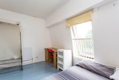 Neat double bedroom close to Wandle Park  - Gallery -  2