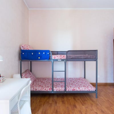 Single bed in a twin bedroom, in Sesto San Giovanni Neighbourhood  - Gallery -  1