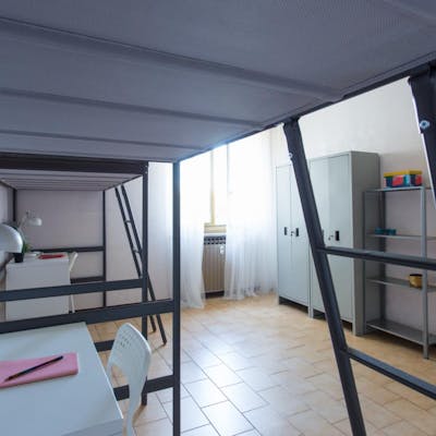 Single bed in a twin bedroom in Sesto San Giovanni Neughbourhood  - Gallery -  3