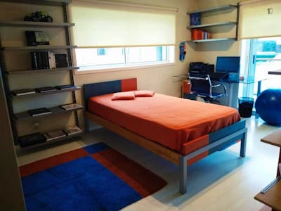 Pleasant single bedroom in a 4-bedroom house, in Arcozelo