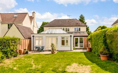 Modern Five-bedroom home close to the centre of Cambridge