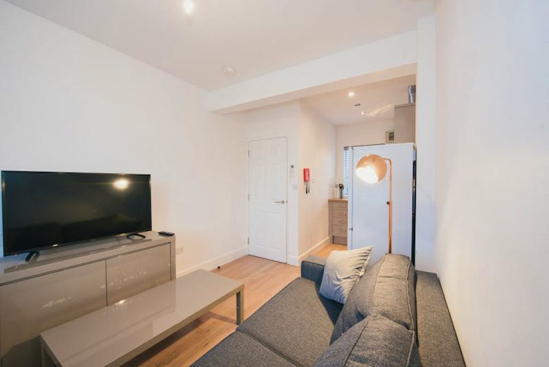 Spacious, beautifully decorated two bedroom apartment in Cambridge
