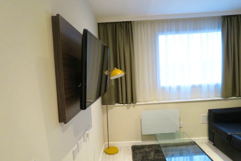 Two Bedroom Serviced Apartment in Newport