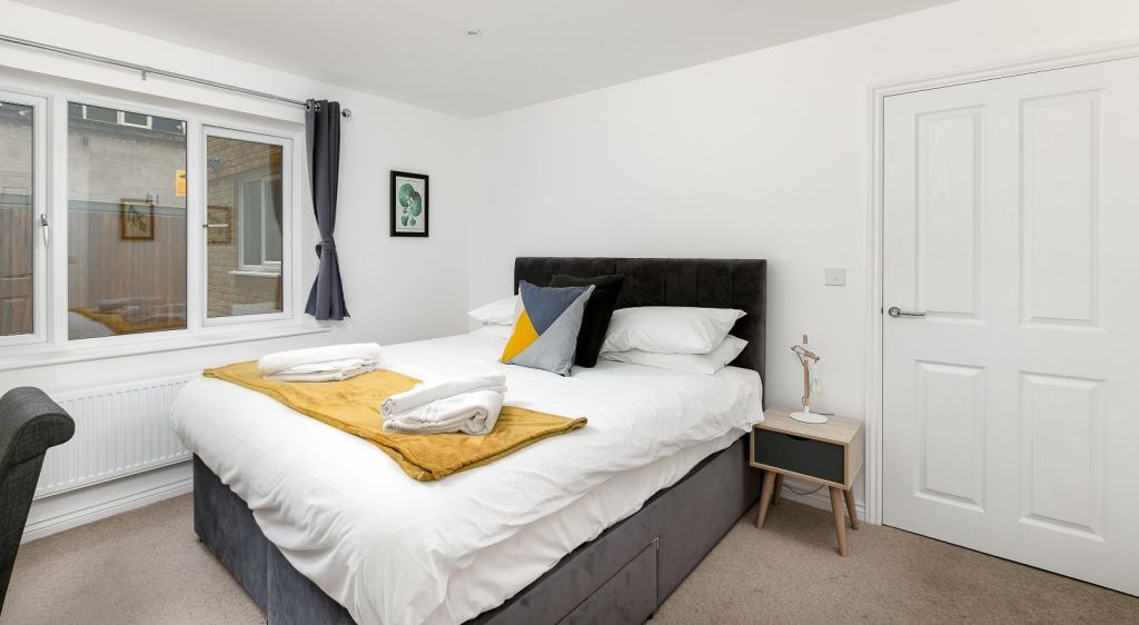 Modern and Stylish Two-Bedroom Apartment in Hertford