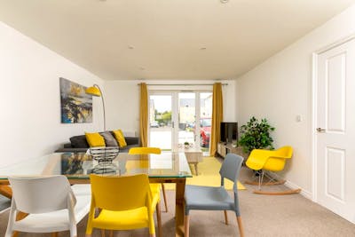 Modern and stylish two bedroom apartment in Hertford/Top location, top amenities