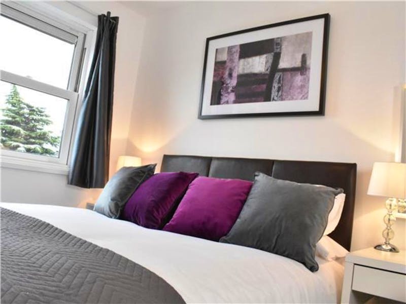 Superior 4 bed apartment in central location, close to attractions