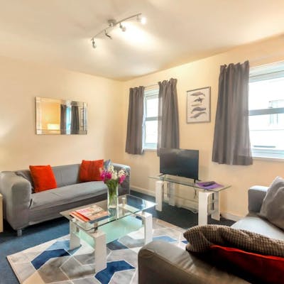 Stylish 4 bed apartment in great location