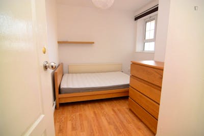 Cool single bedroom in Limehouse  - Gallery -  3