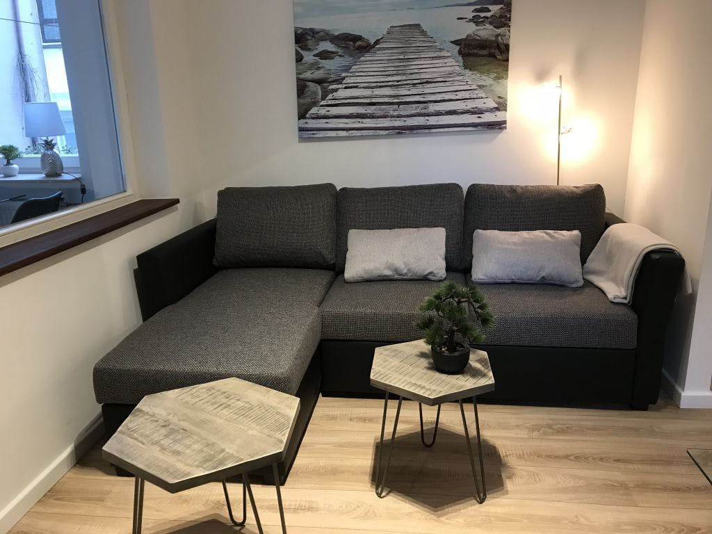 Central, modern and bright 3 room apartment