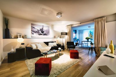 Elegant Apartment Studio in the Châtelain-Bailli Area