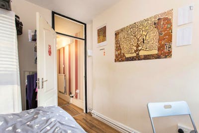 Cool single bedroom in well-connected Stepney  - Gallery -  1