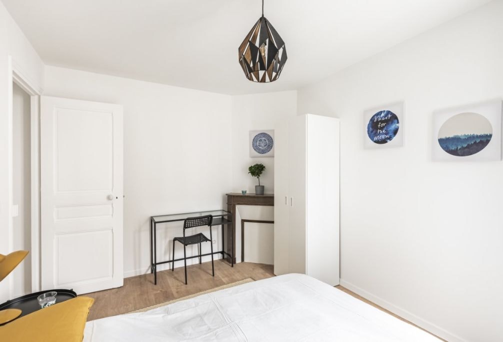 Safe Haven in the heart of Courbevoie - with Parking - Civil lease
