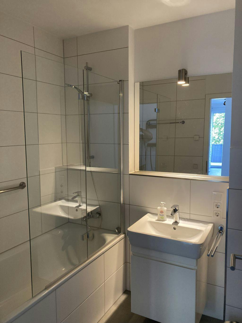 2 room-modern 2020s apartment in in Cologne-Lövenich (West) close to S-Bahn station