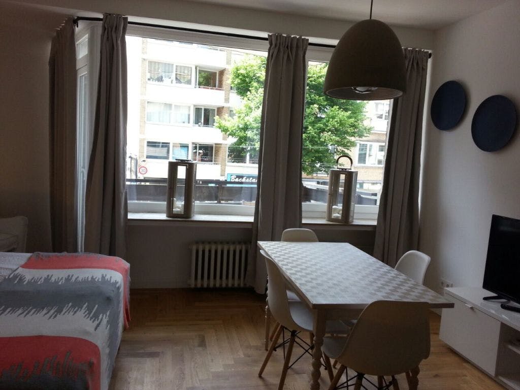 City apartment with balcony and WiFi