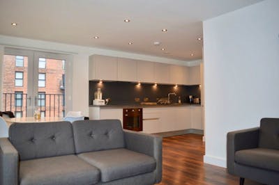 Modern 2 Bed Apartment by Manchester City Centre