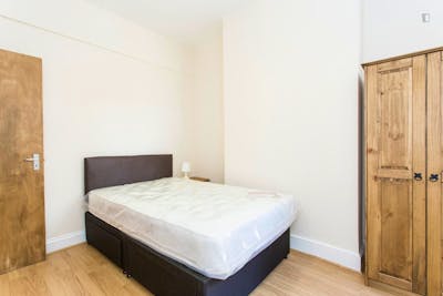 Good-looking double bedroom close to North London College  - Gallery -  3