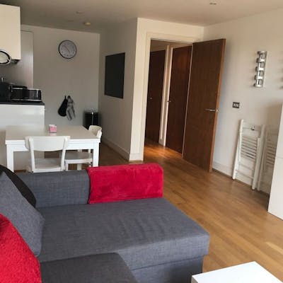  1 Bed Apartment with Quay View and Parking