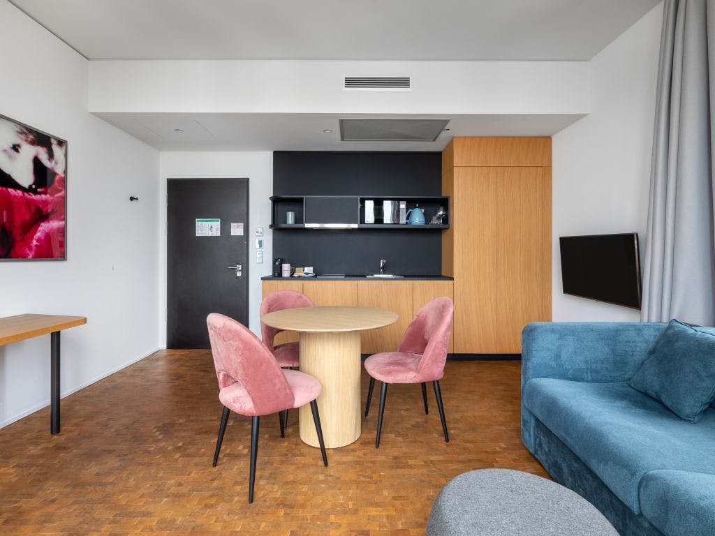 Furnished 52 sqm suites with kitchenette in Berlin Schöneberg with registration