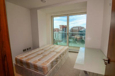Nice double bedroom in Isle of Dogs  - Gallery -  1