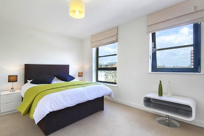 Double bedroom close to Limehouse train station  - Gallery -  1