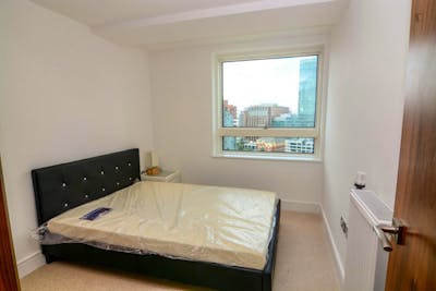 Double ensuite bedroom in Isle of Dogs  - Gallery -  3