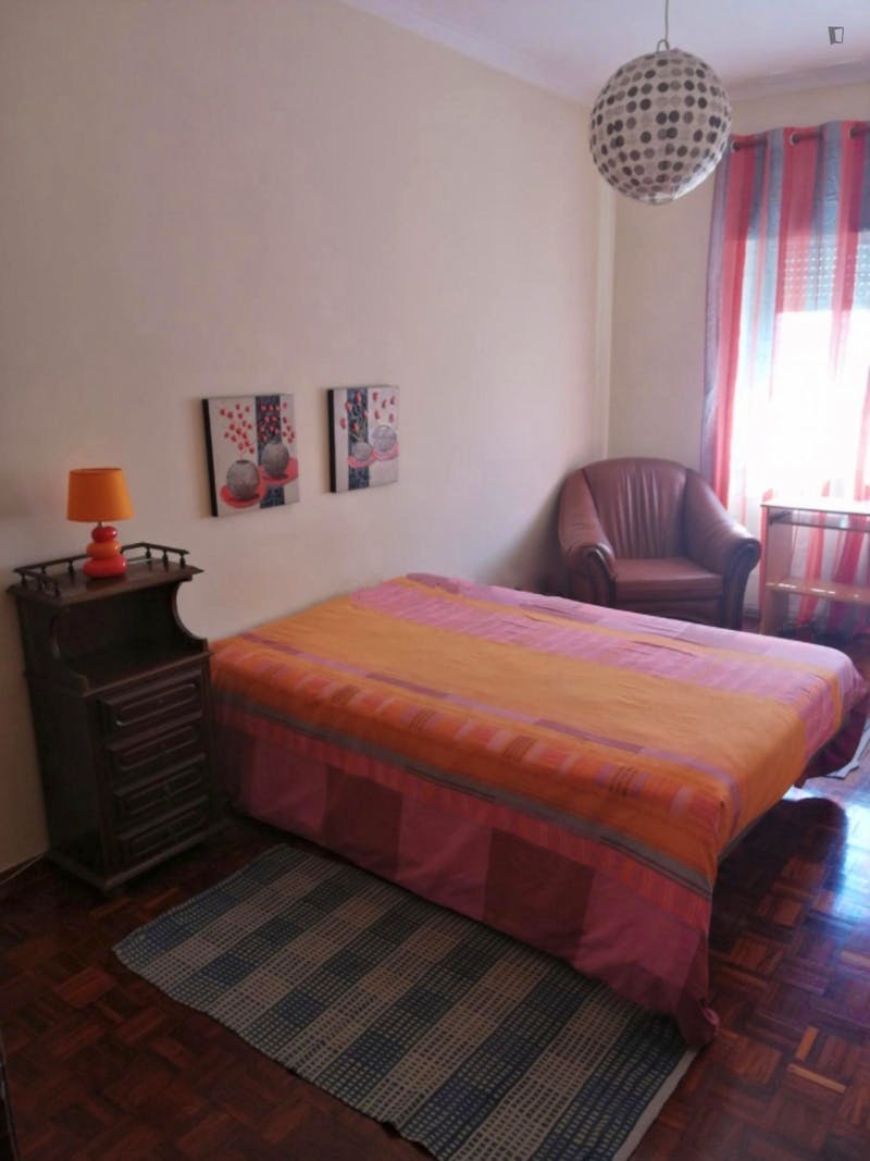 Nice single bedroom in Santarém