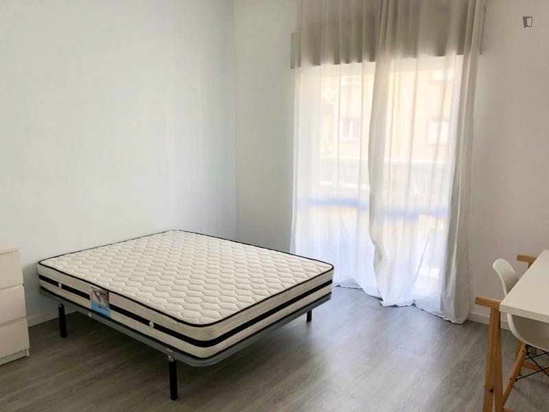 Modern double bedroom very well located 
