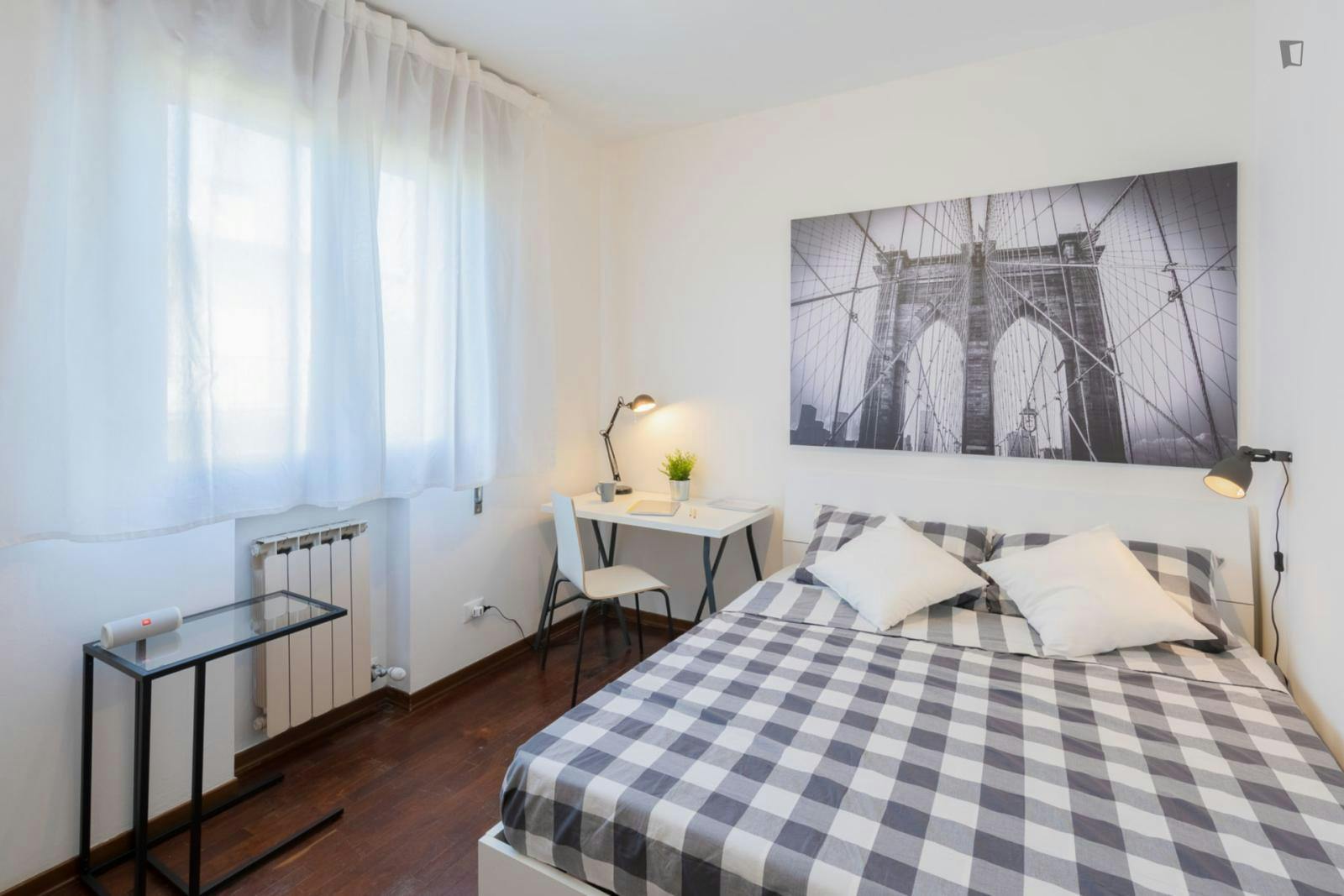 Neat and cosy double bedroom in Madonna Pellegrina Room E