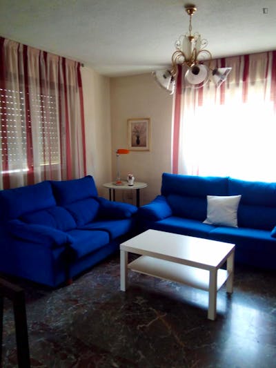 Nice 4-bedroom apartment near Plaza Jaén por la Paz