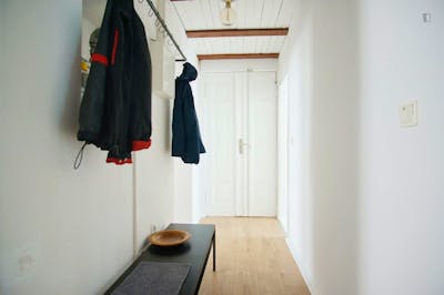 Welcoming spacious room in 3-bedroom flat near U Heinrich-Heine-Strasse metro  - Gallery -  1