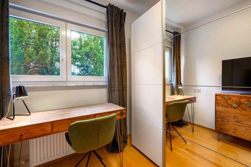 Furnished room in a coliving apartment