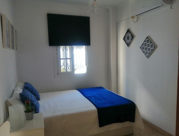 Comfortable single bedroom near Cadiz Cathedral