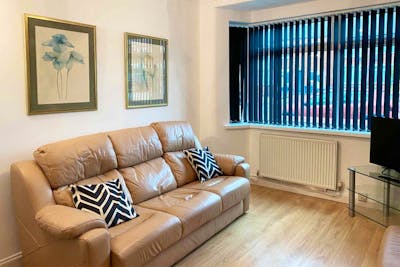 Comfortable 3 Bedroom apartment in Warrington