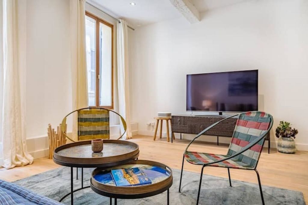 5* T2 apartment of 60m² air-conditioned with terrace in Le Panier