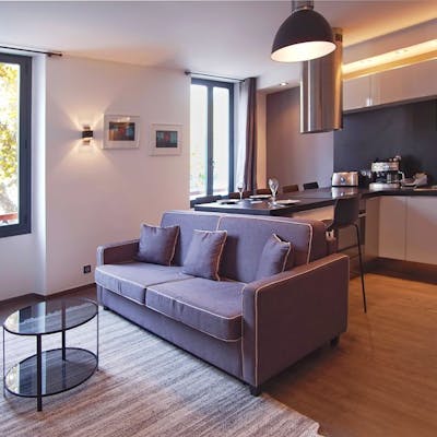 Cannes 3-room apartment Design Croisette Location n ° 1 - Top Sales