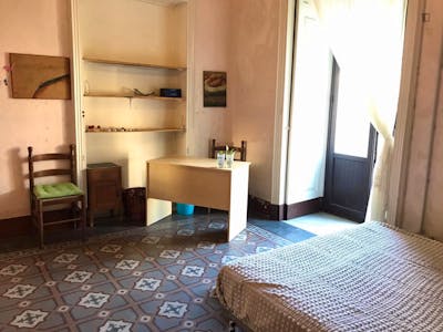 Double bedroom in a 4-bedroom apartment near Fontana dell'Elefante  - Gallery -  3